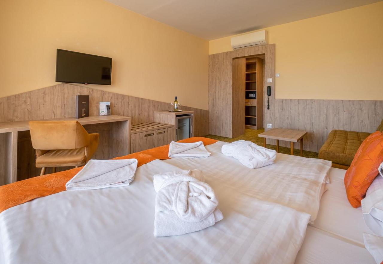 Hotel Margareta Balatonfured Exterior photo